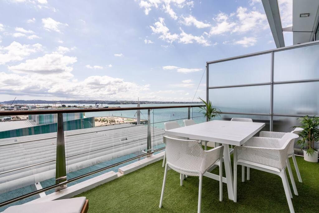Spacious Penthouse With Spectacular Harbour Views! Auckland Dış mekan fotoğraf